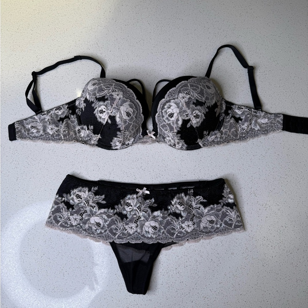Victoria's Secret Black and White Lace Bra Set